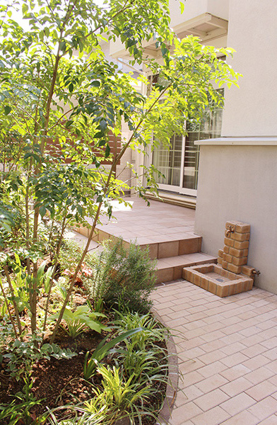 インターロッキングでおしゃれに雑草対策 川崎市