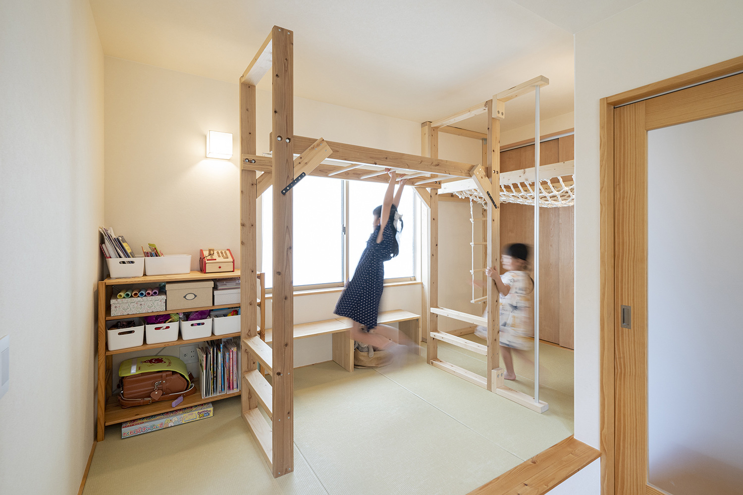 家族で作る巨大秘密基地の挑戦