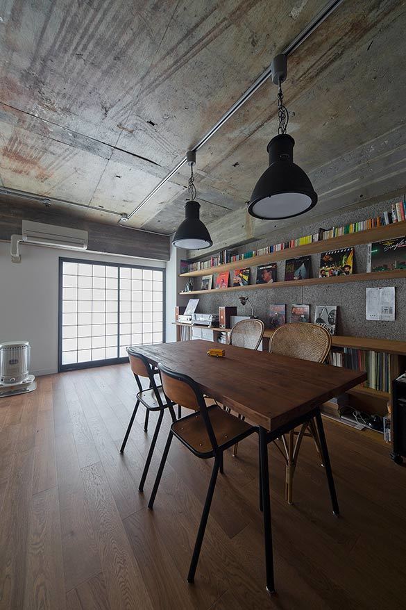 木毛セメント板とヘリンボーン、巧みなバランスで生まれる心地よい家 燕市一級建築士事務所 株式会社山内組 archi labo -Mockhouse