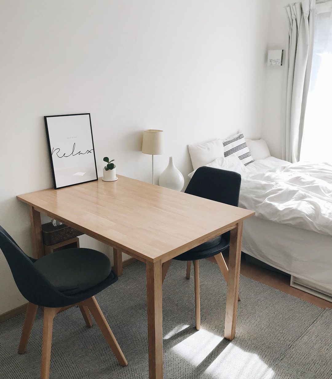 楽天市場 一人暮らし ダイニングテーブル 半円 カフェテーブル 壁付け 狭い部屋 テーブル 1人用 小さい 2人 丸テーブル 天然木 半円型 おしゃれ丸 壁寄せ 一人用 デスク 北欧 ネイル 木製 75cm コンパクト 半円テーブル かわいい シンプル : サムライ家具