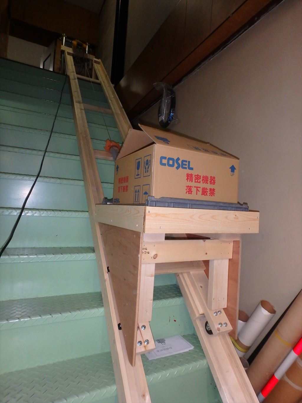 道具・工具電動工具 自作トリマーテーブルにトリマーリフターを追加しました。MiyaBee-Craft