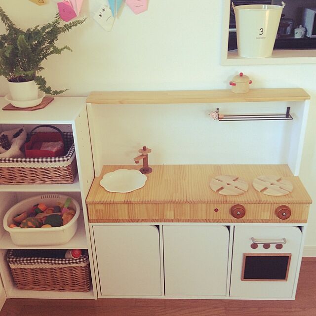 ままごとキッチンが収納に!?ニトリのカラーボックスで手作り可能!100均商品でアレンジも