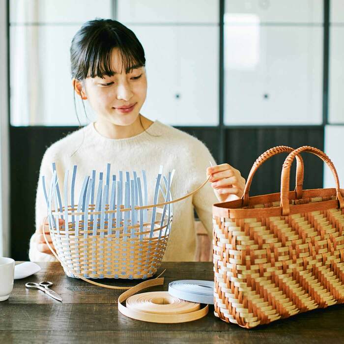 楽天市場 かごバッグ 手作りキット クラフトバンド レシピ付きセット 簡単 手芸用紙バンド 大人おしゃれなかご作れるセット 基本の籠バッグ 人気ハンドメイド トライアルキット ストライプ プレゼント お買い物かご 持ち手付バスケット はじめてでも作れるかごバッグ