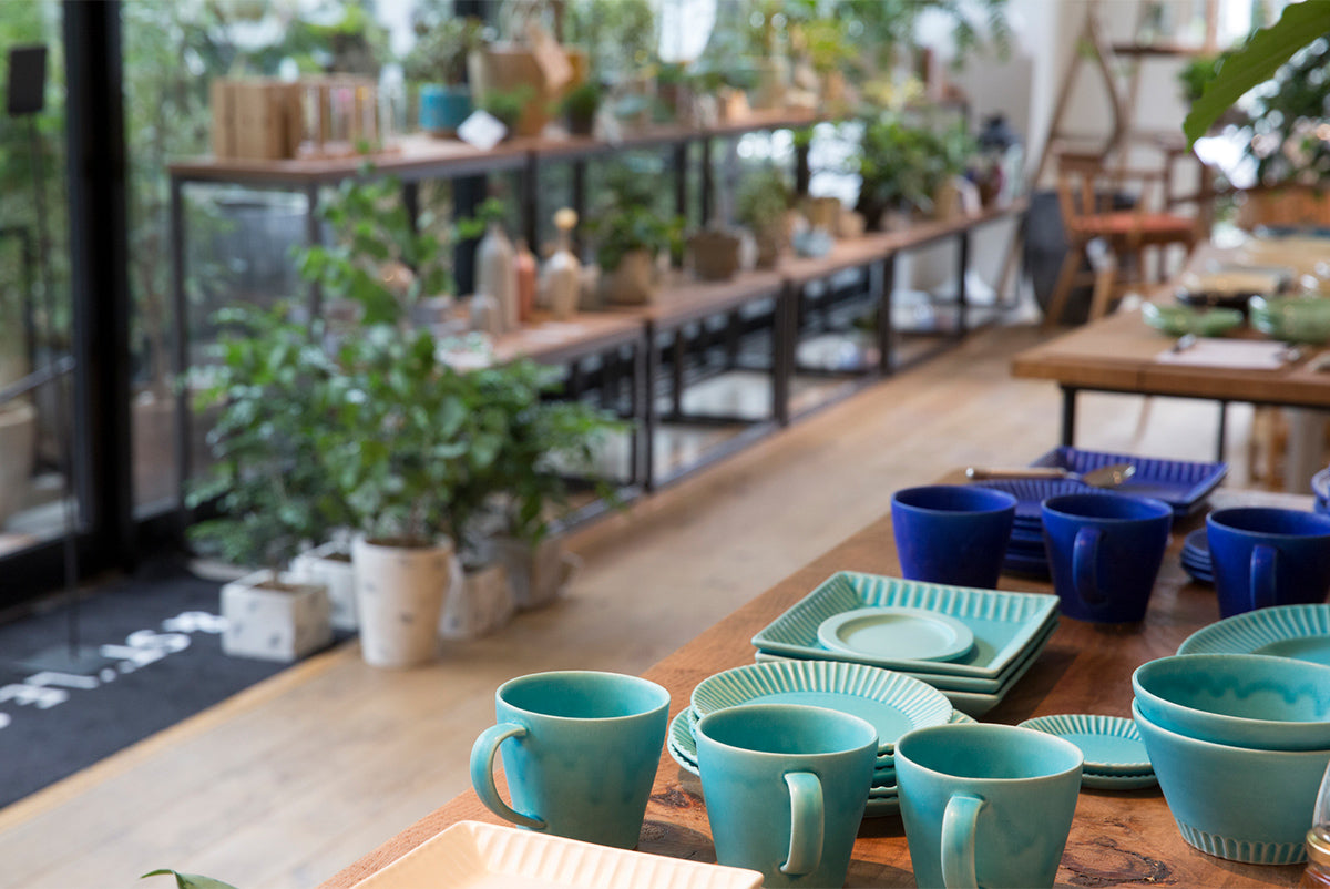 大型フェイクグリーンのある暮らし 梅田店みどりの雑貨屋