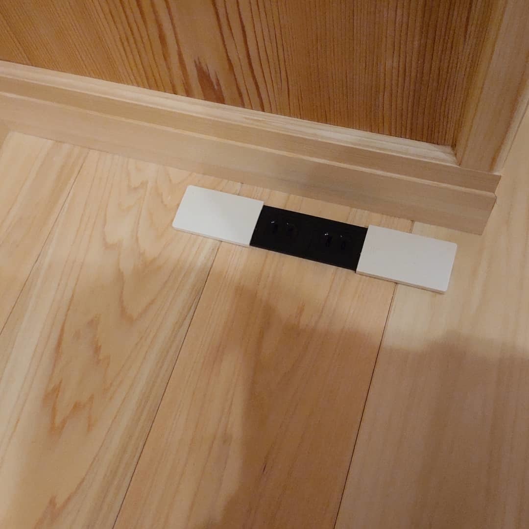 楽天市場 コンセントプレート 2つ口 2個口 コンセントカバー スイッチカバー カバー ステンレス プレーン 簡単付け替え アイアン家具 オーダー家具ブルックリン家具 おしゃれ シンプル 黒皮鉄 インテリア アンティーク ヴィンテージ 店舗 カフェ アパレル : Baum Furniture