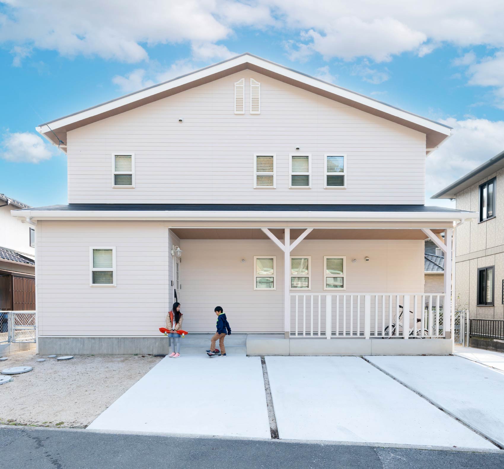 万代ホーム @mandaihome , \カリフォルニアスタイルのお家🌴 , 今回は南国・宮崎市青島にある, サーファーズハウスをご紹介✨,ぜひお家づくりの参考にしてみてください✍️,こちらは万代ホームの建売のお家になります‼️ , ◆販売価格 : 4,100万円 税込 , ◇所在地: 宮崎市青島西1丁目, ◆延床面積 : 100.58㎡ 30.43坪 , ◇敷地面積 :