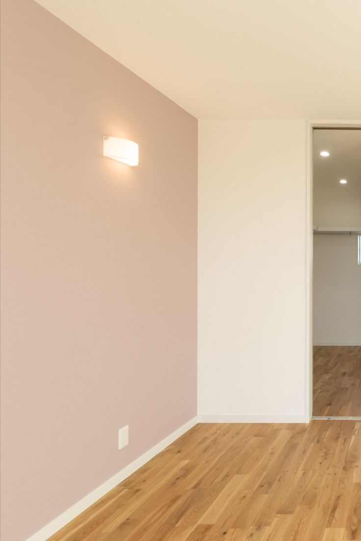 安眠効果も！寝室におすすめのアクセントクロス・壁紙の色や柄とは？オルラボ自分らしく楽しめる暮らしのメディア