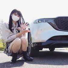 見えてる？ 見えてない？ 車系女性YouTuberが疑問に直球回答 直近もミニスカを“最終ライン”でブロック 