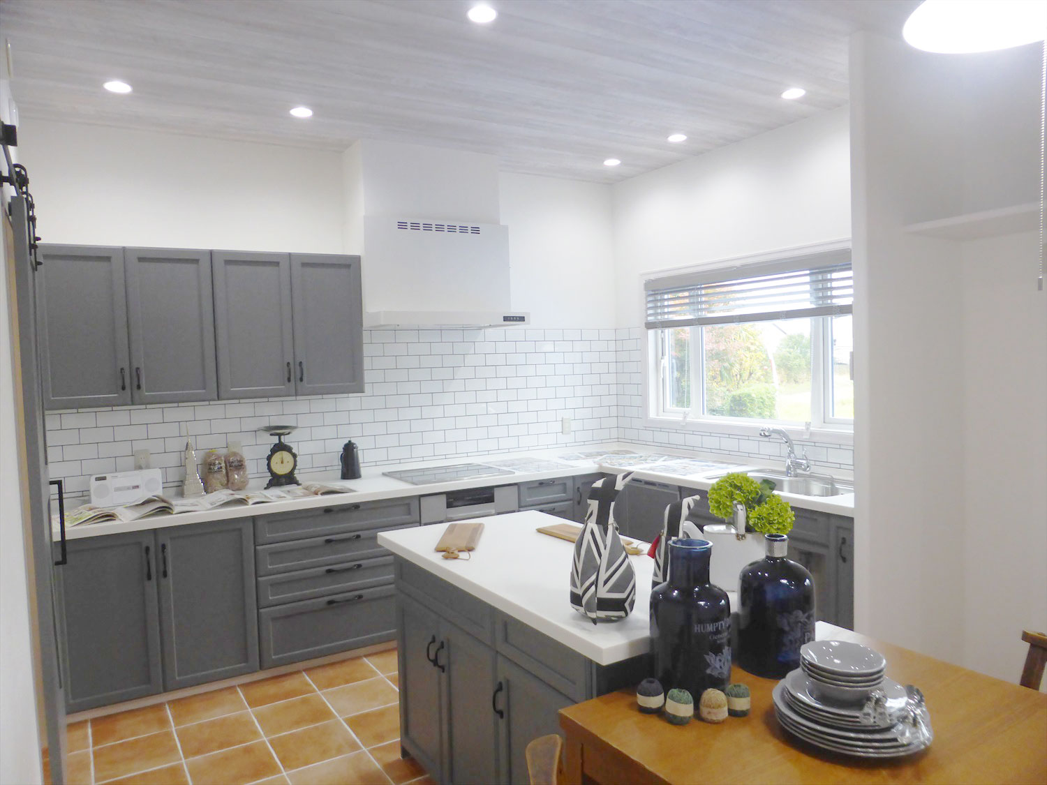 キッチン床タイル色々LiB contentsリブコンテンツ東京都目黒区にあるオーダーキッチン・インテリアリフォームの会社です