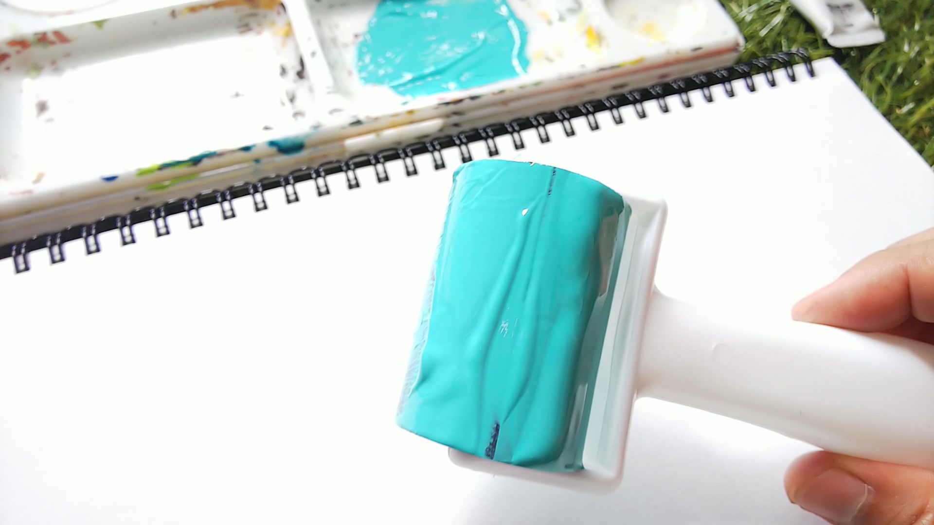 ダイソーのシート貼りローラーで絵の具を塗ってみたらどうなるの？生き物描き巡り