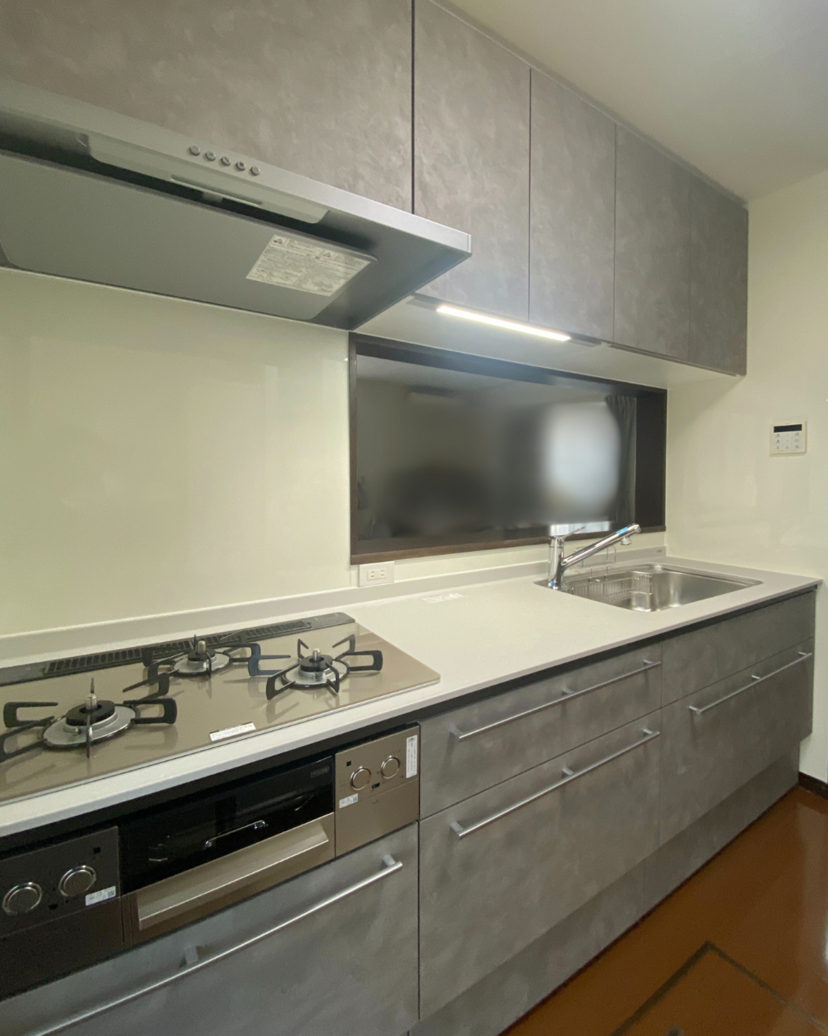 ______ 『LIXIL × TOTO』で叶える、理想の住まい ＼ 暮らしをグッと格上げする、こだわりの水まわり4選🍳 LIXILシステムキッチン「ノクト」 ‐ グレージュの美しさ × 機能性 ‐ シンプル＆スタイリッシュ どんなインテリアにもマッチし、長く愛せる上質キッチン50