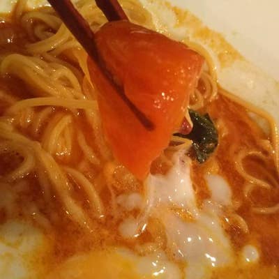 真っ赤ならーめんとまこ」の『焼きチーズらーめん』（枚方市川原町）【ひらつーグルメ】 - 枚方つーしん