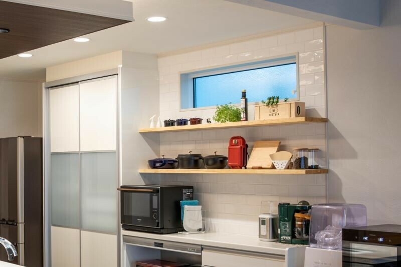 賃貸キッチンの吊り棚、使い方の極意！今すぐ試せる簡単アイデア集