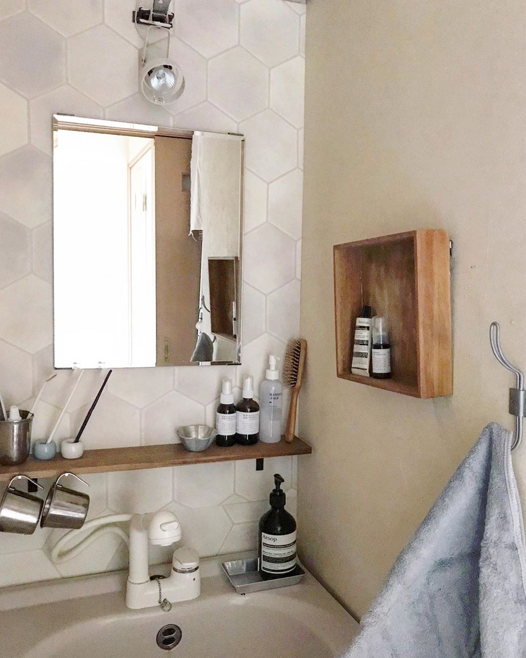 片付け事例 賃貸・狭い・収納がない洗面所は、突っ張り板を活用!片付けコンサルティング福岡整理収納サポートatta atta