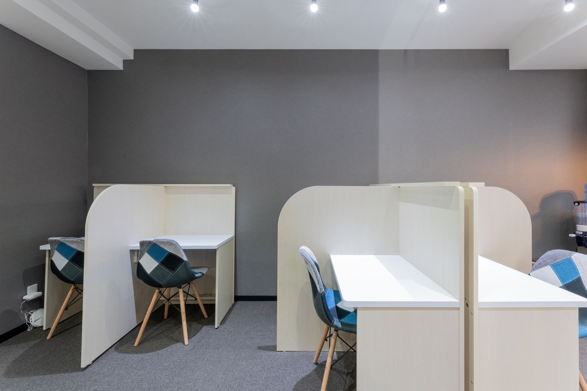 店舗デザイン・内装例 Case019-塩釜市にあるカフェの様な学習塾です。仙台市の店舗デザイン・店舗内装事務所 株式会社８mm ハチミリ