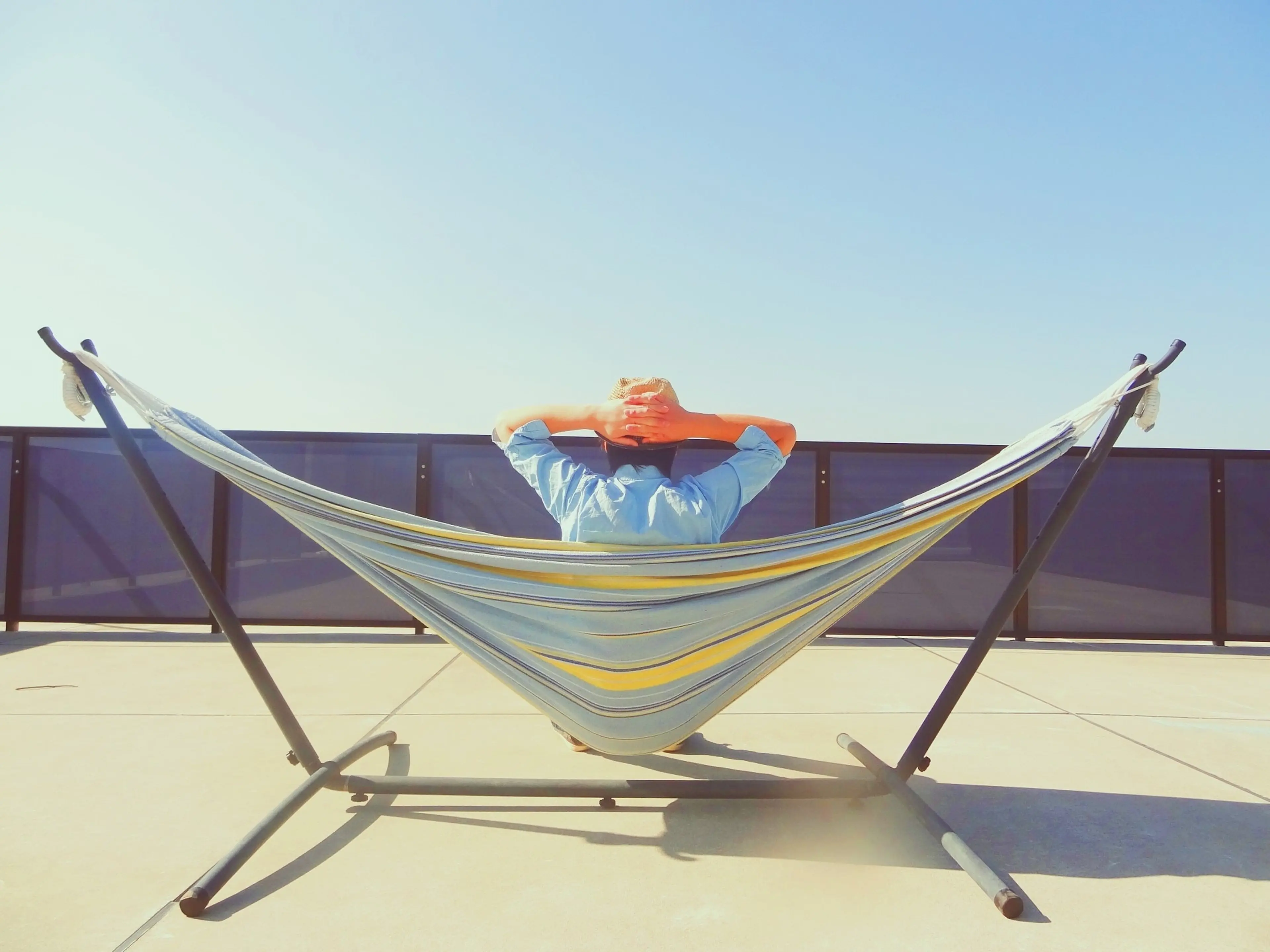 一人用の室内ハンモックのおすすめは？一人暮らしや狭いお部屋用もある？ - Select EC最高のEC体験を一緒にSelectするメディア