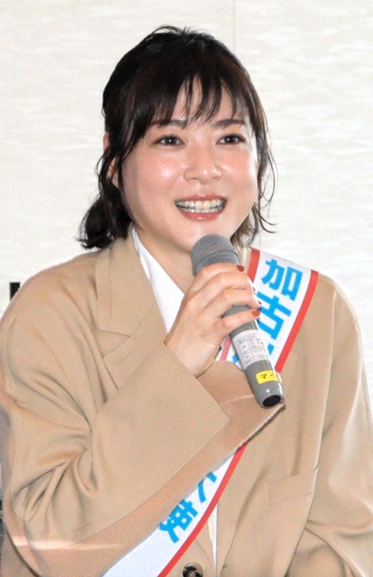 上野樹里、“メガネなし”平野レミとの“嫁姑”ショット「お母様優しい顔されてますね」「親子、友達って感じ」 | ORICON NEWS