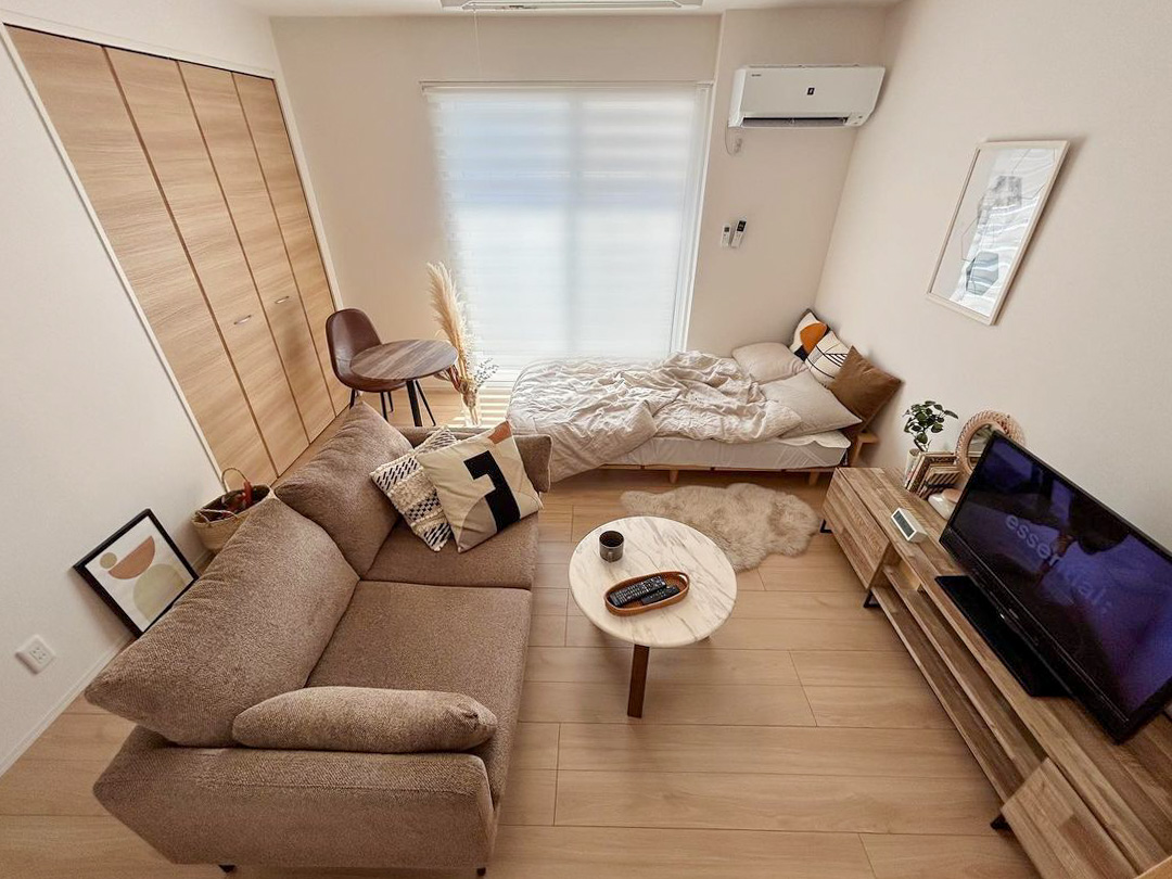 8畳のリビングダイニングは狭い？広く見せるレイアウトのコツとはVACAY ヴァケイ