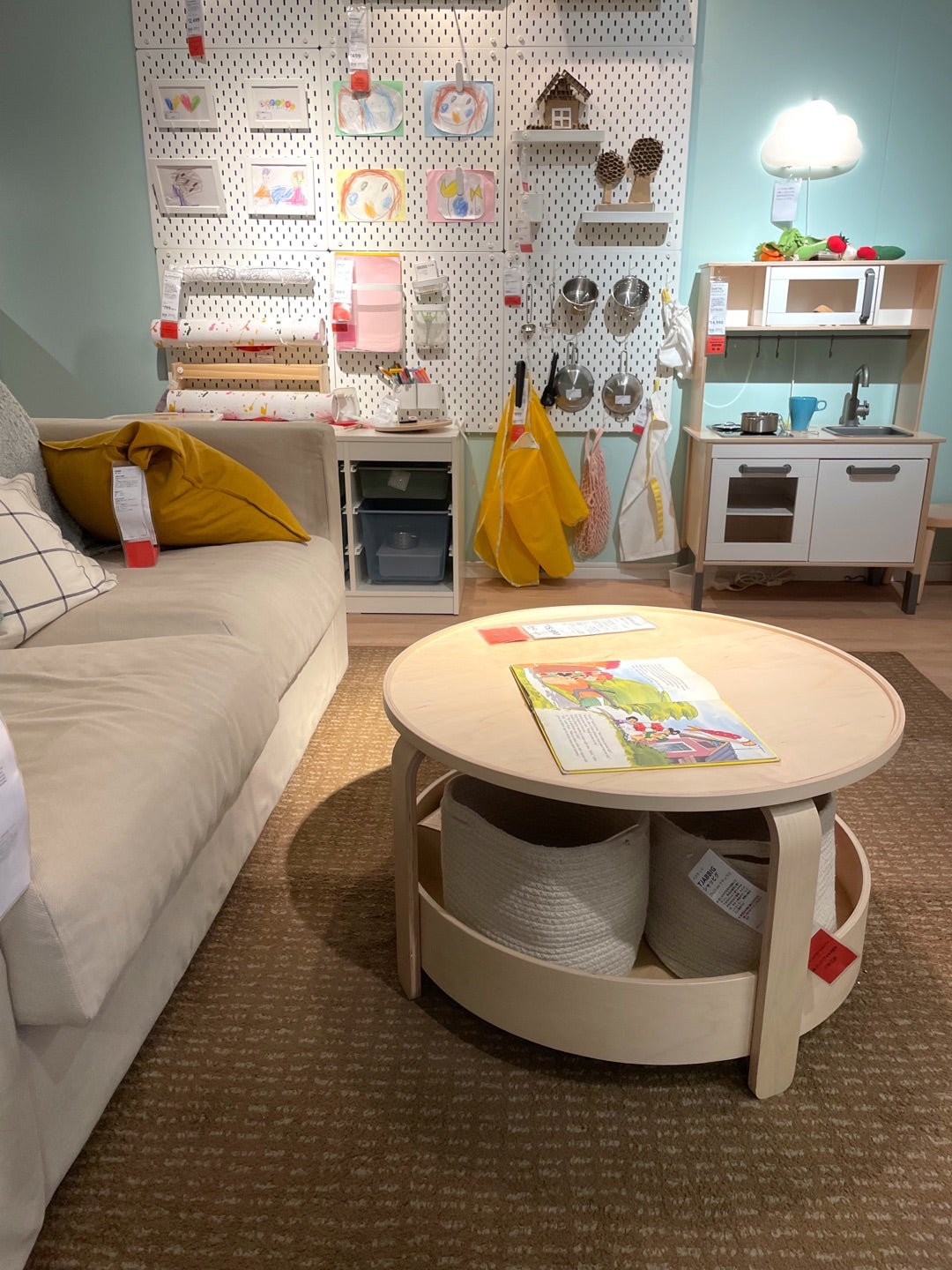 おもちゃ収納が主役のリビングづくり！おしゃれで楽しい空間に2ページ