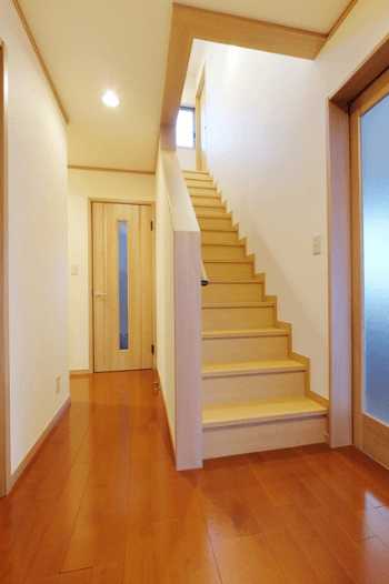 おしゃれな階段の画像 75選 - 2025 年 10月Houzzハウズ