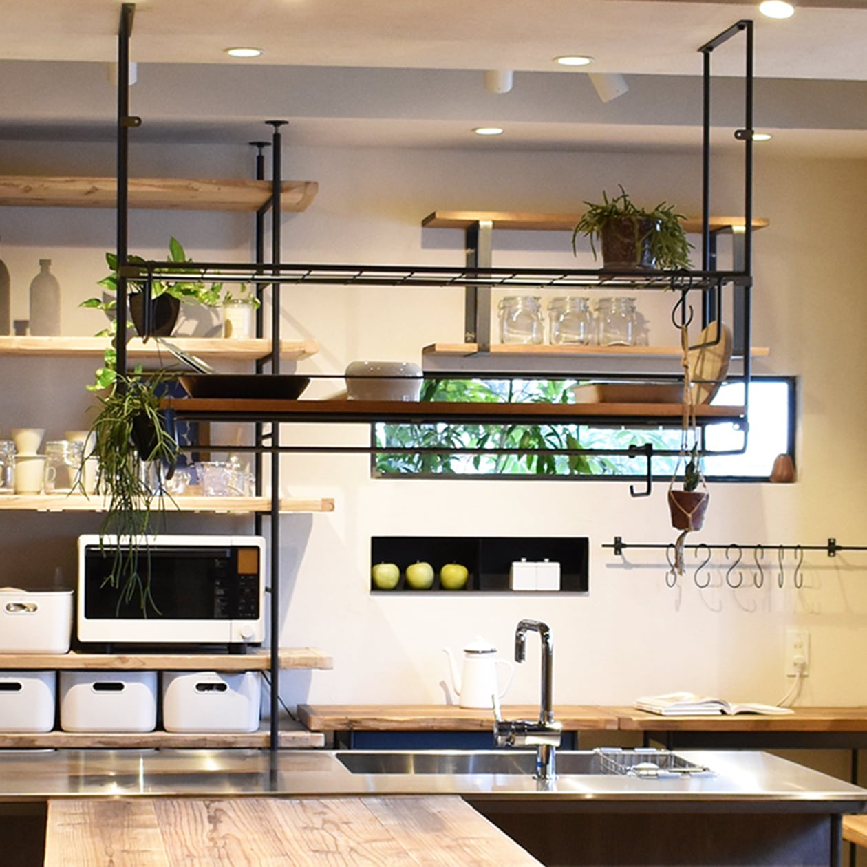 キッチンに吊り戸棚は後付けできるの? メリットとデメリットも解説リフォーム・修理なら リフォマ