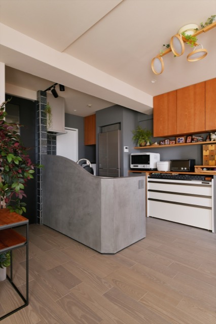 造作キッチンカウンターの用途とは？失敗しないためのポイントや費用相場を解説BLOG上越市・柏崎市・妙高市の新築注文住宅・デザイン住宅ならアットホームラボ