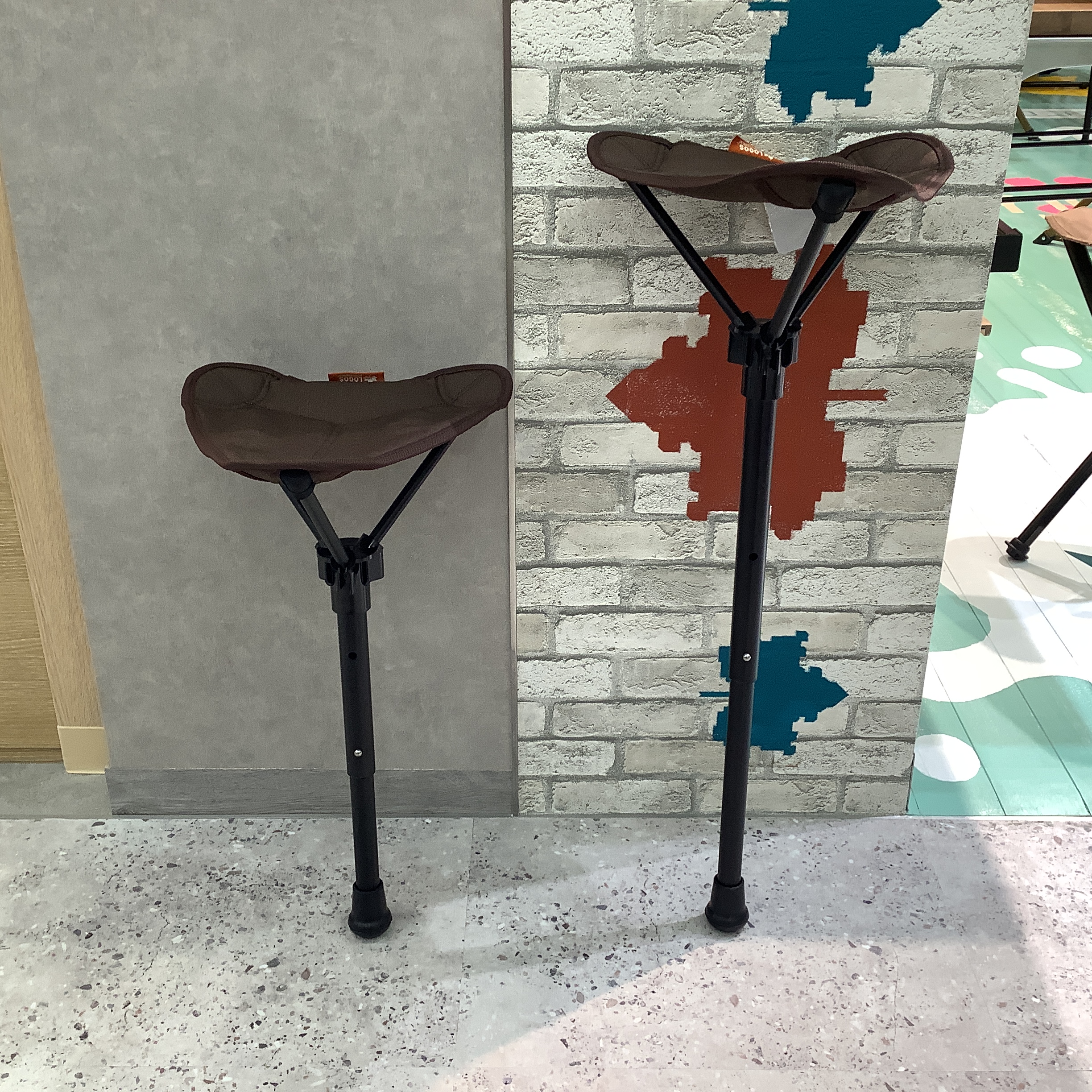 ロゴス LOGOS エアライト 1ポールチェア ハイポジション 椅子 チェア ワンポール 1本足 高さ3段階調節 超軽量 コンパクト 安定 フェス行列 万博 待ち時間 休