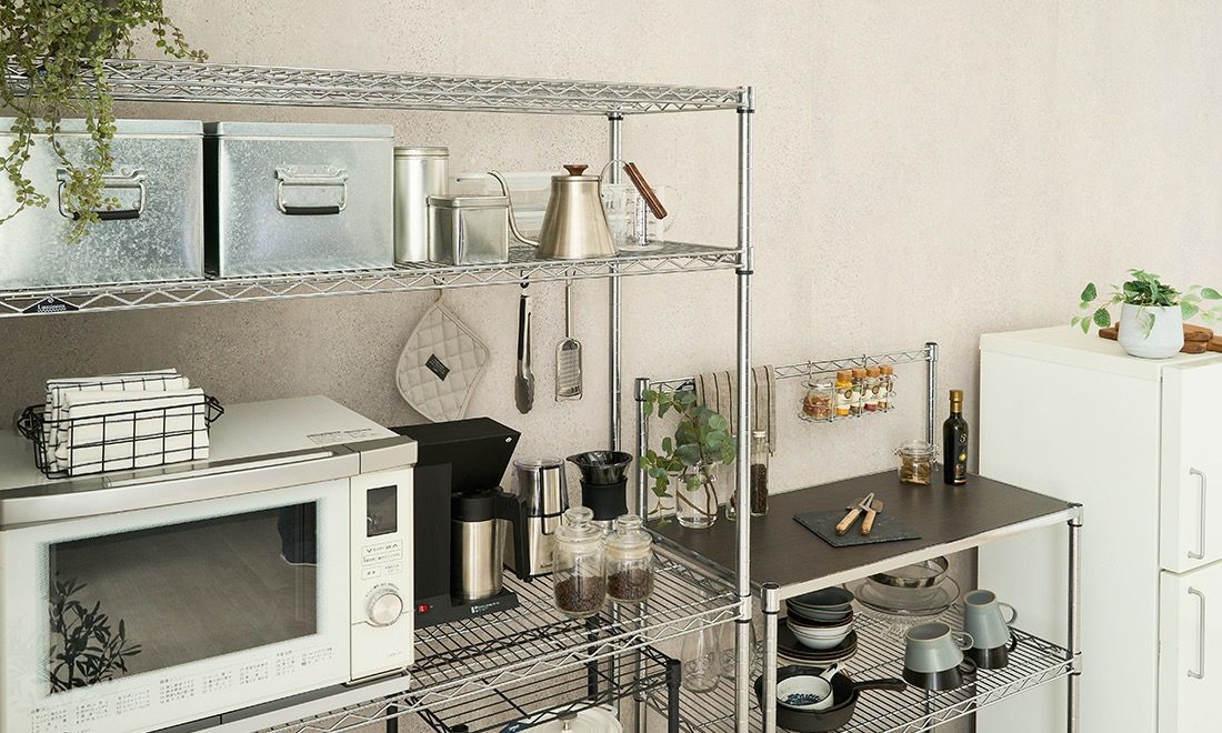 メタルラックを使ったキッチンの収納アイデア術とおすすめ15選 - macaroni