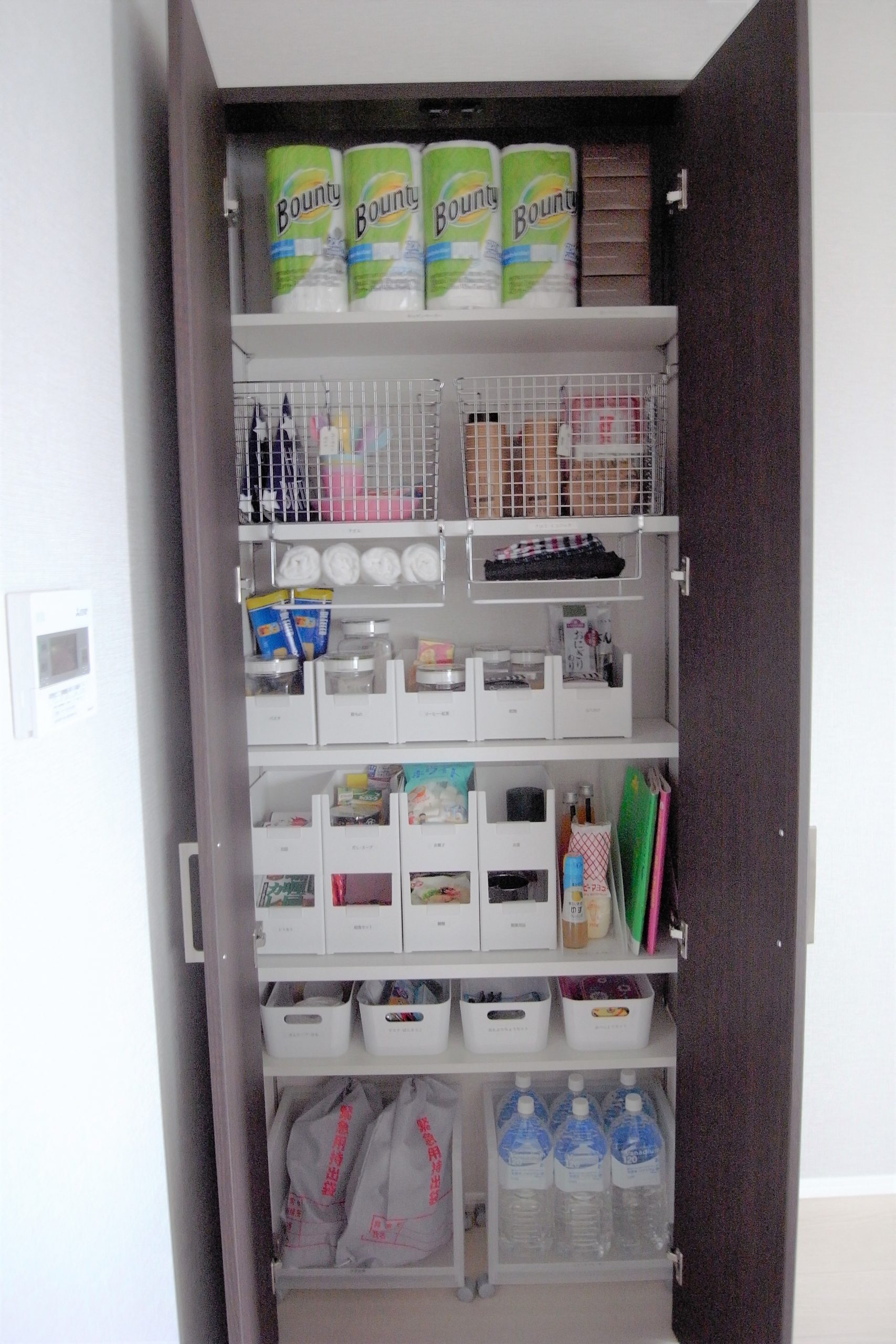 パントリーと床下収納はどちらが効率的？キッチンの収納を考える