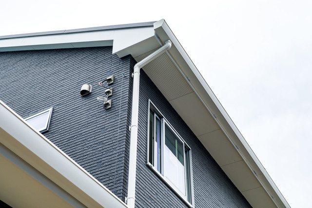 軒天の色選びポイントは外観のテイスト設定！選定の際の注意点は２つ？栃木県宇都宮市の雨漏り修理・屋根工事専門店 リフォームの森