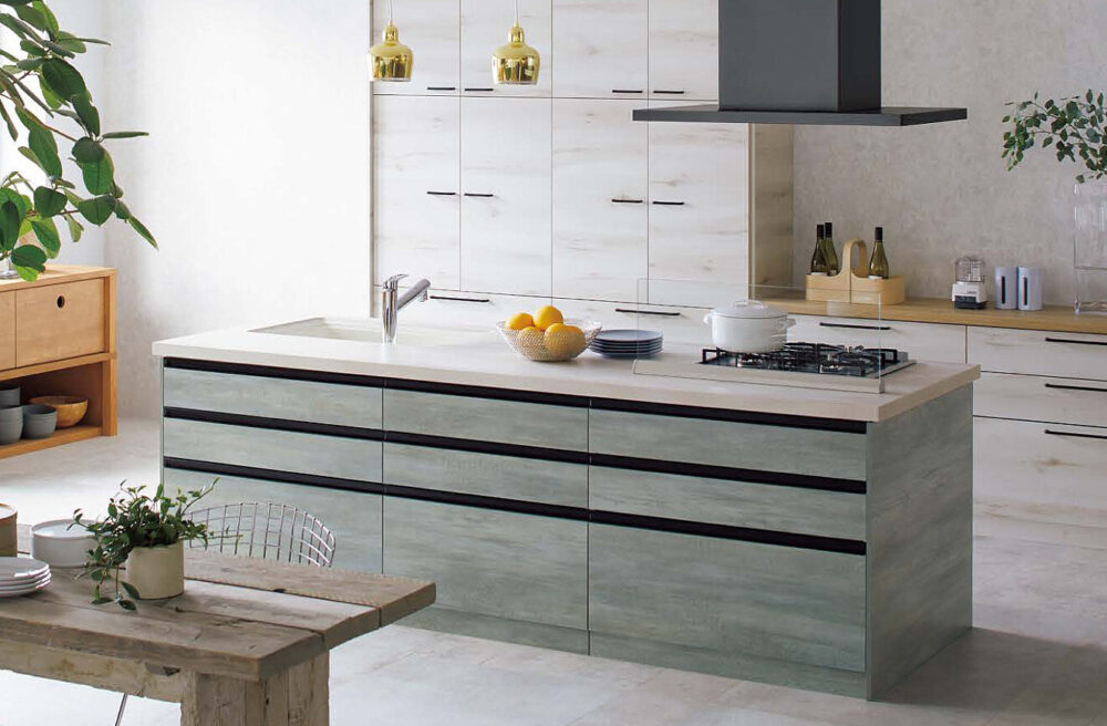 実用性と美しさを兼ね備えた、クリナップのシステムキッチン『ラクエラ』ひかリノベ スタッフ日記