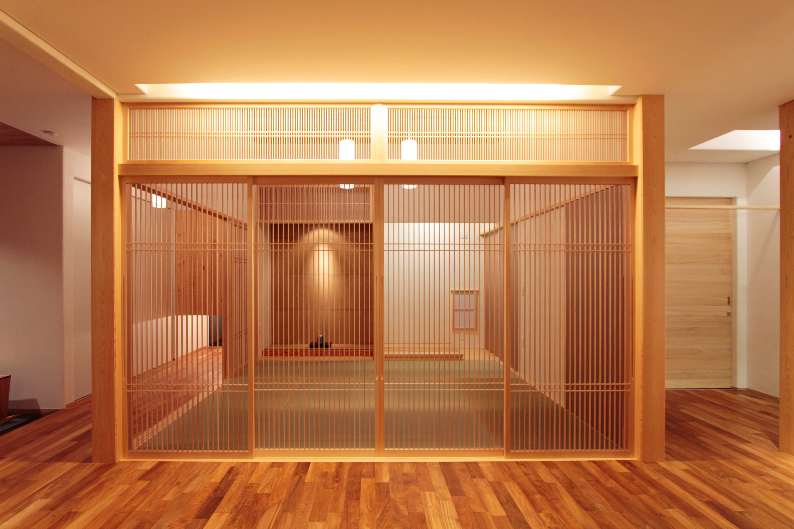 M097_格子戸・モノトーンの和モダンスタイル施工事例アートリフォーム