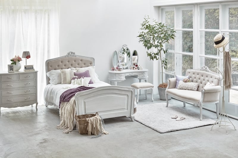 甘いだけじゃない！ 女子が憧れる”大人かわいい”部屋はこう作る！ – 商品レビュー記事kurasso クラッソ 編集部