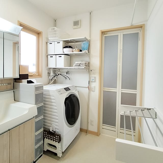 LOWYA 洗濯機上収納 ランドリーラック ランドリーラックです。 ニトリ・無印・100均で作る