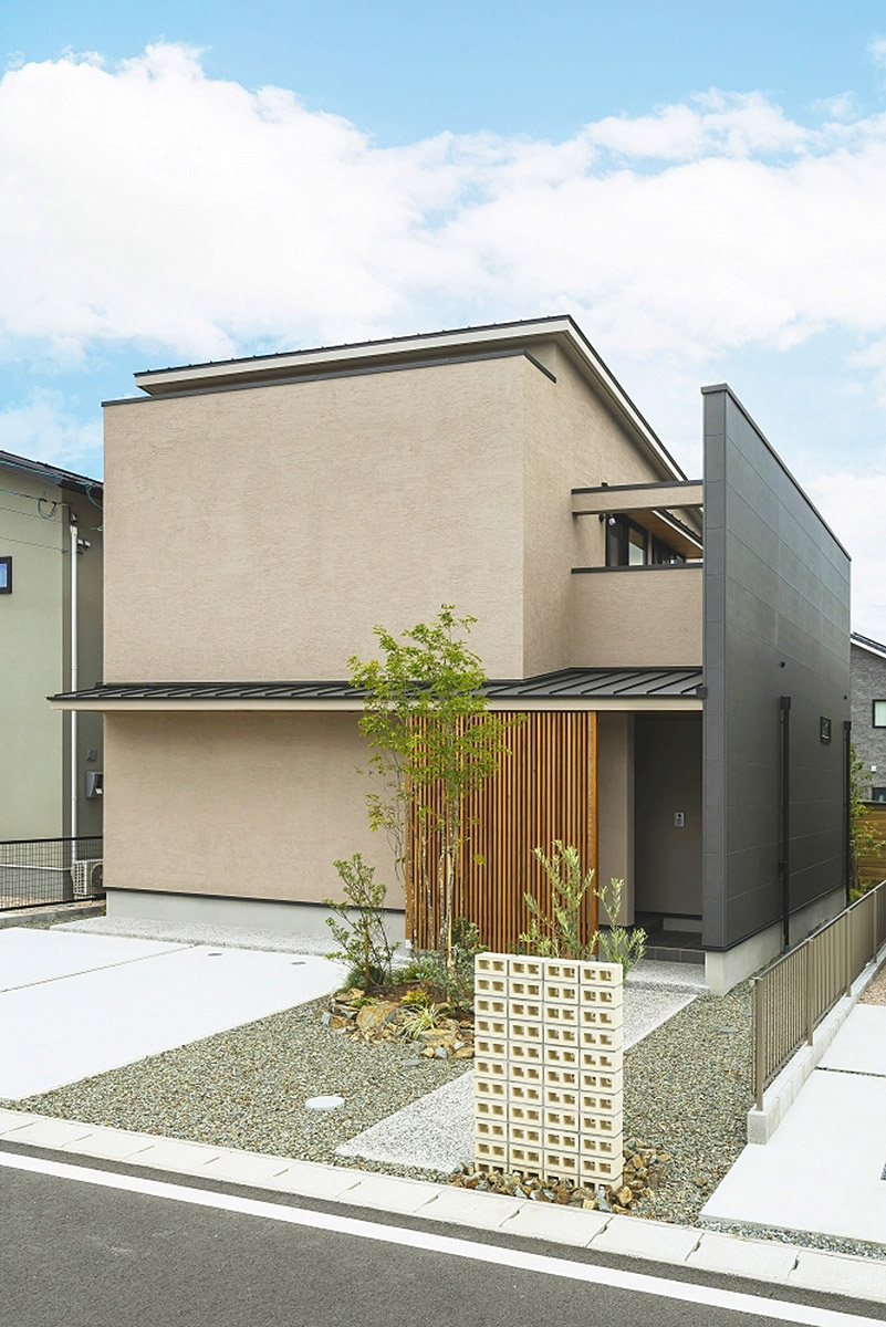 和モダンなおしゃれな二階建ての家の画像 75選 - 2025 年 10月Houzzハウズ