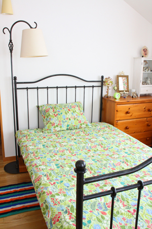 寝具だって簡単手づくり♪お気に入りの布で簡単フラットシーツとベッドカバーキナリノ