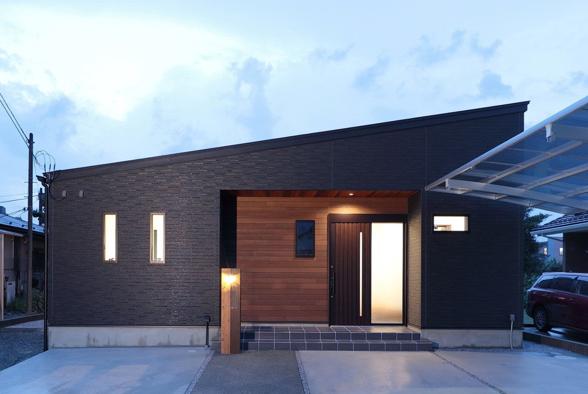 片流れ屋根のデザインが好き！ 作る際のメリット、デメリット含めて全て解説します！重量木骨の家