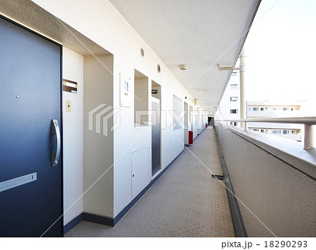 28,926 マンション 玄関 Stock Photos, High-Res Pictures, and Images - Getty Imagesマンション エントランス, マンション 日本, マンション 通路