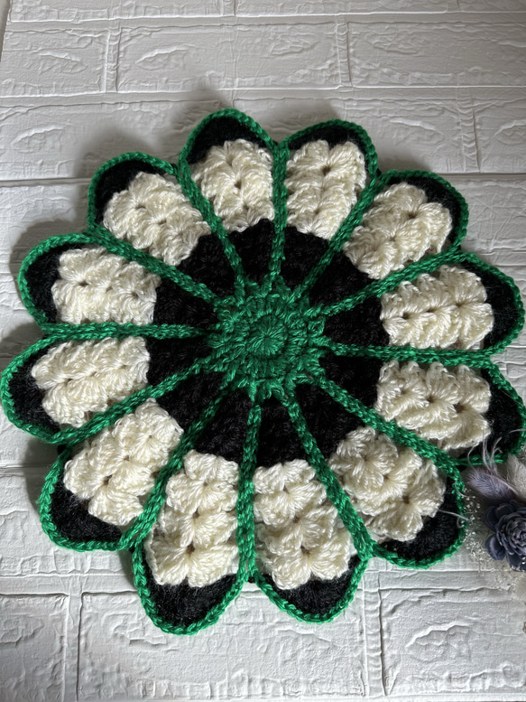 原ウール knitworm 編み物キット8-1 立体お花モチーフの円座 円座 クッション 座布団 インテリア小物 手作り キット 手芸 裁縫 毛糸編み物 おうち時間 趣味 : HARAWOOL - 通販 - Yahoo!ショッピング