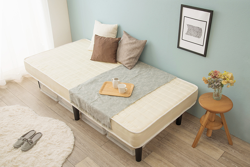 Amazon.co.jp: ビックスリー ショートベッド ショート丈 収納ベッド 収納付き 引き出し 棚付き 宮付き 180cm 短尺 短いコンパクト スティナ Stina ショートサイズ ベッドフレーム ホワイト フレームのみ : ホーム＆キッチン