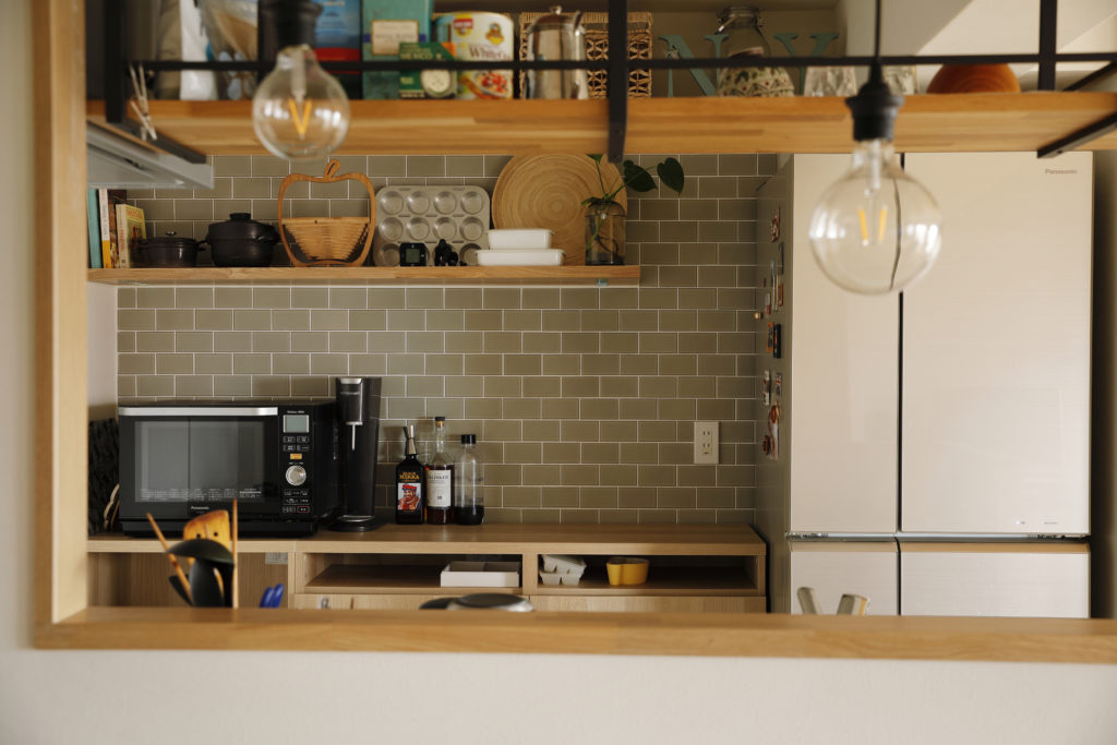 食器・調味料はどこに置く？狭いキッチンもすっきり片付く収納実例Sheage シェアージュ