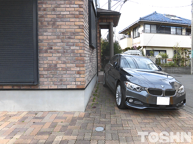 縦列駐車用のカーポートの特徴は？購入・設置前のポイントやおすすめのカーポートも解説