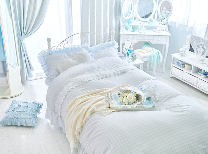 青色のカーテンでさわやか＆落ち着く！おしゃれに取り入れるポイント基礎知識・読み物 Re:HOME