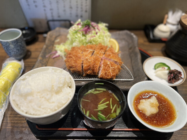 とん鈴＠柿生 ヒレかつ定食 - ひっそり斬る