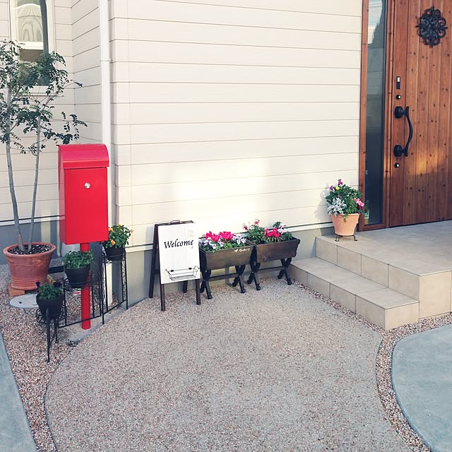 北欧住宅にぴったりなかわいい玄関アプローチ写真集外構・庭・エクステリアの北ガーデンプロデュース西宮・宝塚・尼崎