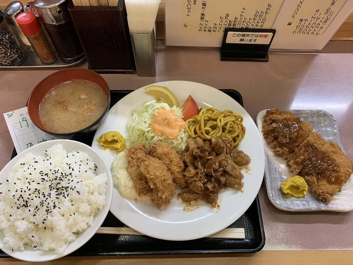 うちの春巻きは、ぎっしり、ジューシーで… こんにちは！木々家本店の店主です😊 うちの自慢の「お母さんの春巻き」をご紹介します！ 