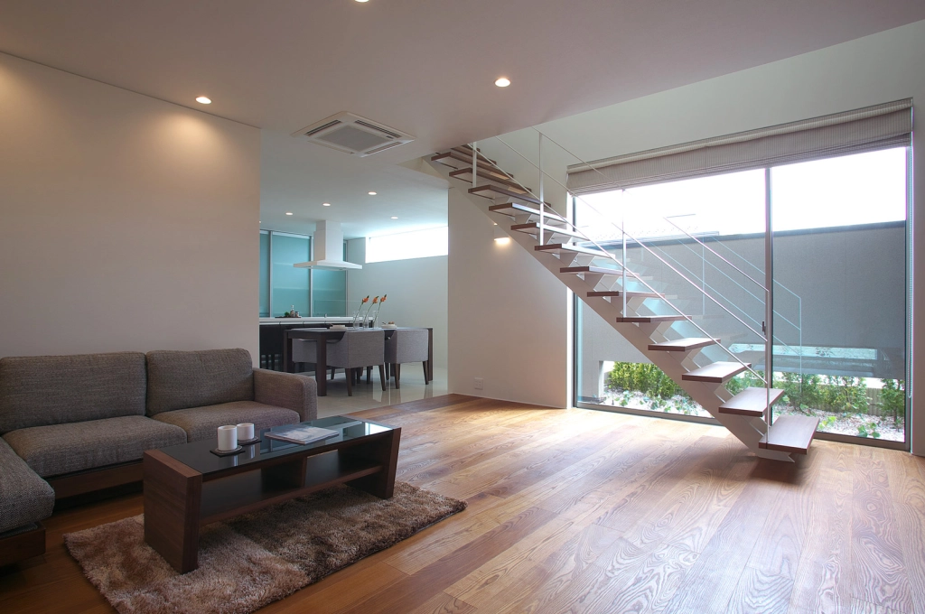 家づくりのセンパイに学ぶ！階段下スペースの上手な使い方階段・2階ホール家づくりのアイデアReplan リプラン WebMagazine