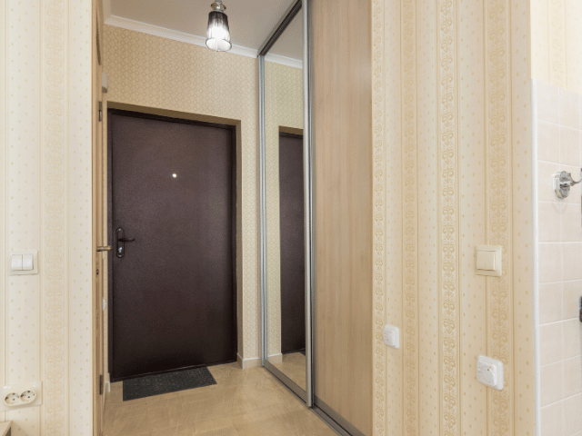 戸建玄関ドアに窓は必要？玄関窓のメリットデメリット～注文住宅の1番の後悔心地いい家～ここブログ