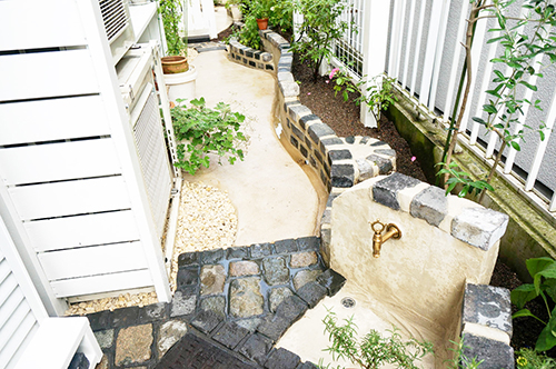 小さい庭のDIY実例でガーデニング！おしゃれレイアウト4テーマ - エクステリアのある暮らしブログ