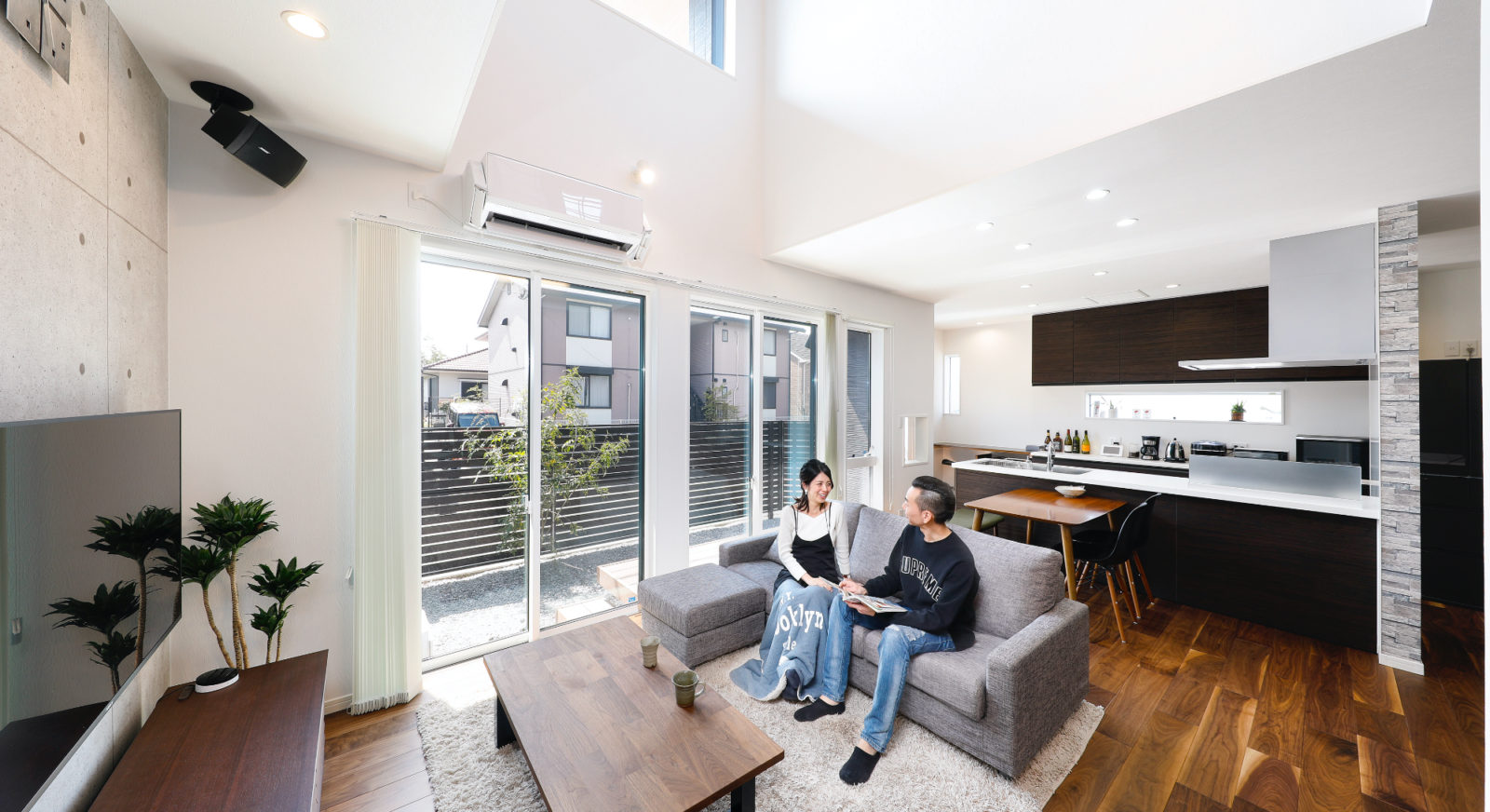 現場ライブ 母屋に増設 渡り廊下でつながった「子世帯住宅」無添加あいの家